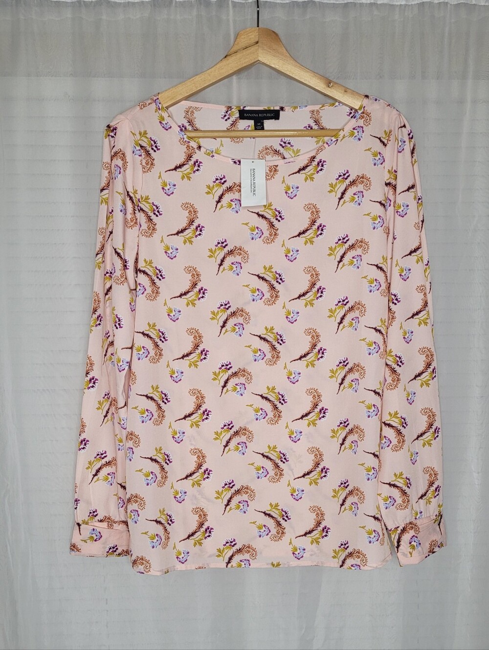 Banana Republic long-sleeve Blouse Medium Light Pink Floral Fern NWT